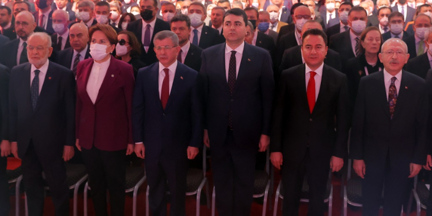 "6 parti ülkeyi parçalayacağını bağıra bağıra söylüyor!"