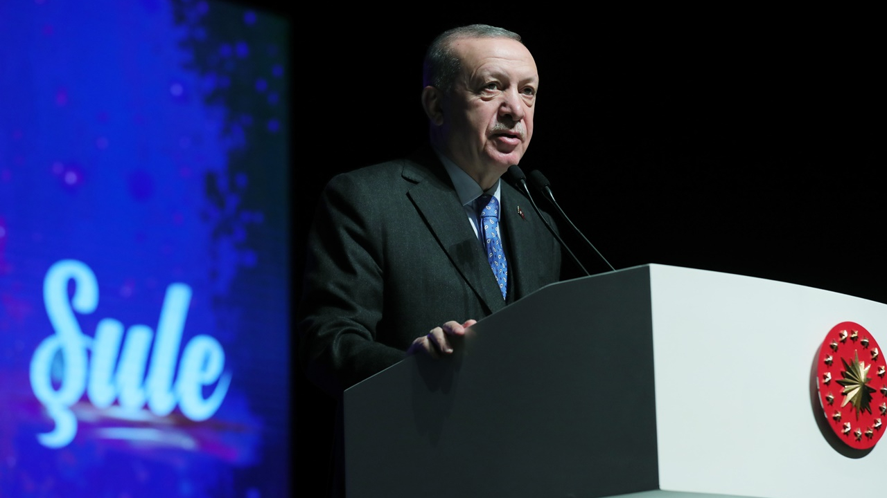 Cumhurbaşkanı Erdoğan: Bu millet darbecilere alkış tutanları unutmayacak!
