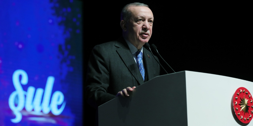 Cumhurbaşkanı Erdoğan: Bu millet darbecilere alkış tutanları unutmayacak!