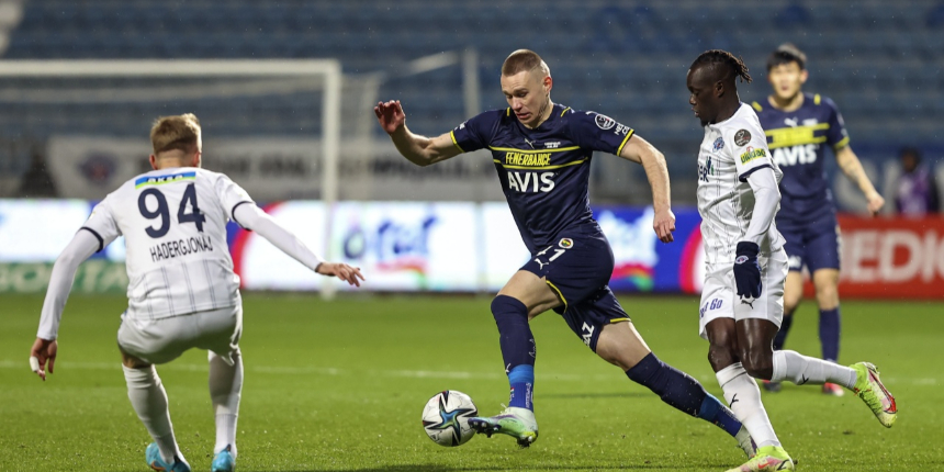 Fenerbahçe'den Kasımpaşa'ya son dakika üçlüğü... 3 puanı Attila Szalai getirdi
