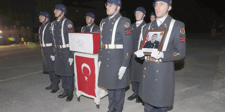 Çukurca'da şehit düşen Mürsel Sunal için askeri tören düzenlendi