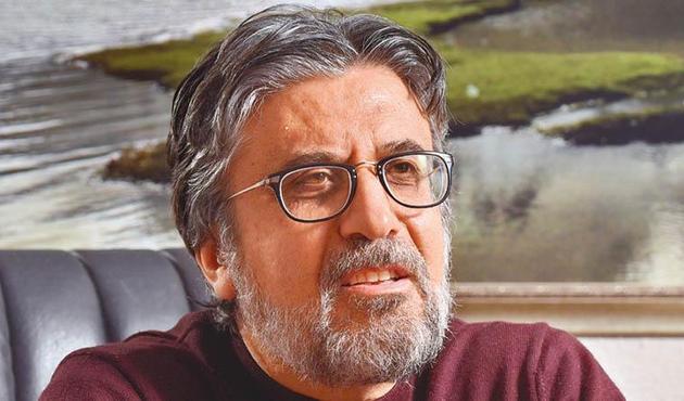"Elif gibi dimdik yaşadı"... Siyasiler yazar Akif Emre'yi bu sözlerle andı