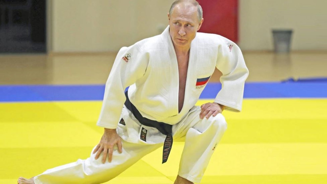 Putin’in tekvandodaki onursal siyah kuşağı geri alındı