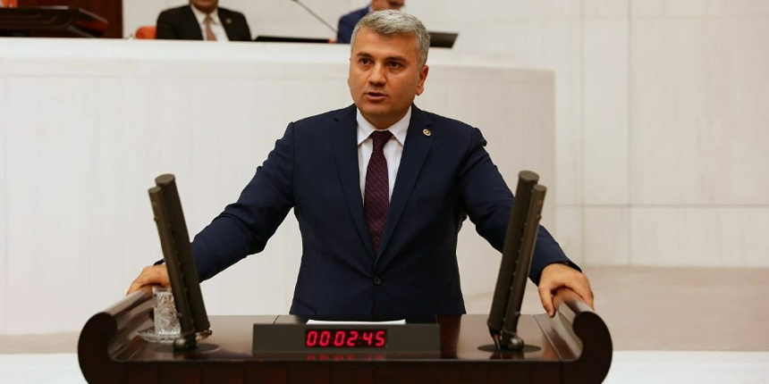 AK Parti Balıkesir Milletvekili Mustafa Canbey trafik kazası geçirdi