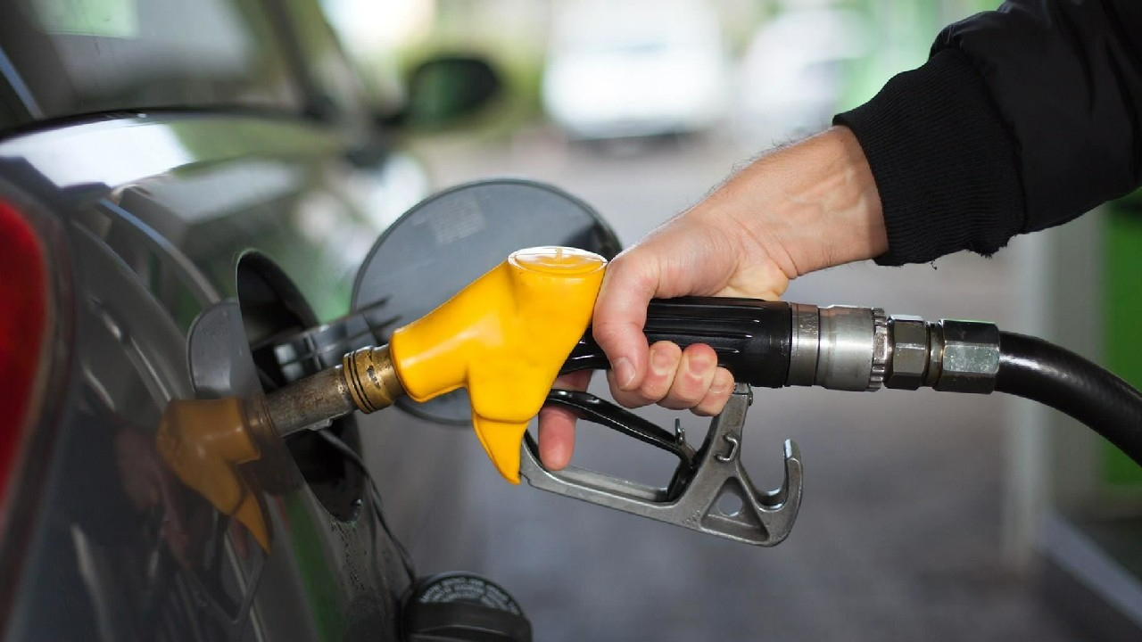 Benzine ve motorine zam!