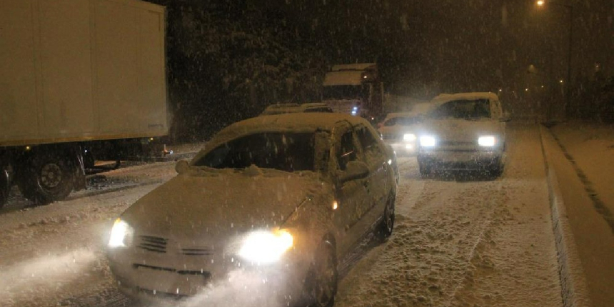 Burdur’da şehirlerarası yollar 3 saat sonra trafiğe açıldı!