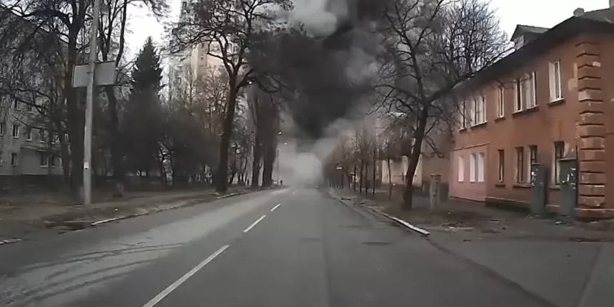 Ruslar Chernihiv'de sivil hedefleri vurdu: O anlar kameraya yansıdı