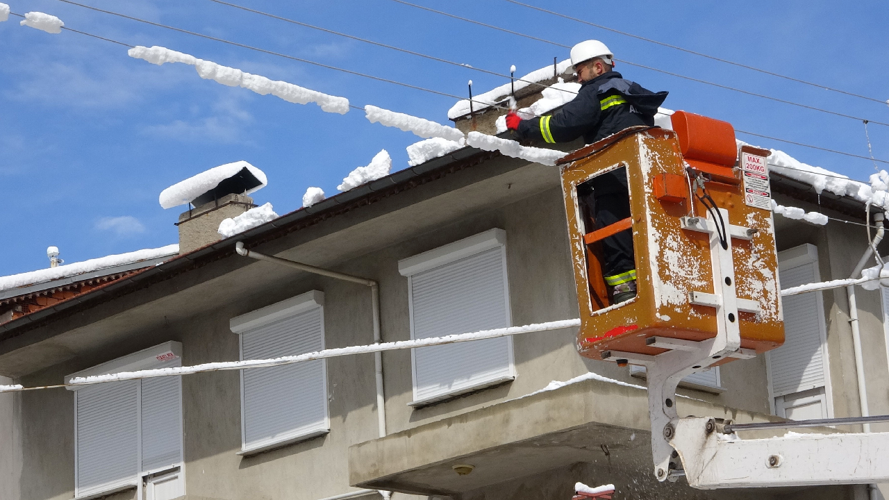 AEDAŞ'ta Isparta depremi! Elektrik kesintileri nedeniyle 3 üst düzey yönetici görevinden alındı