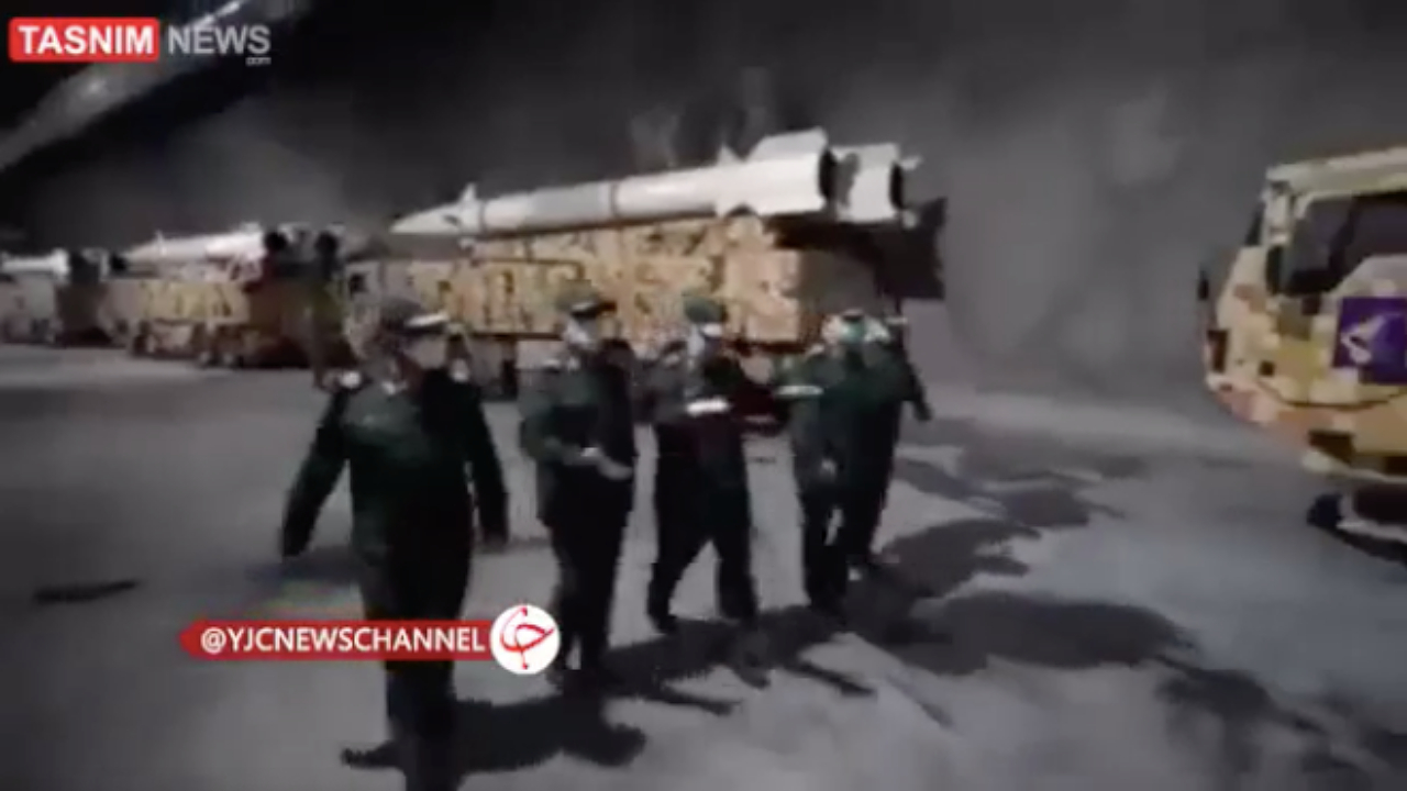 Putin'in 'Savaş ilanı' açıklamaları sonrası İran'dan gözdağı gibi paylaşım: Çok sayıda füze ve İHA...