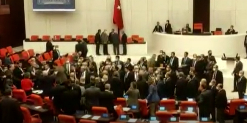 TBMM Genel Kurulu’nda yumruklaşmaya varan tartışma!