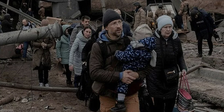 Kiev'den büyük kaçış! On binlerce sivil evlerini terk etti