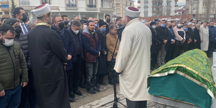 Gazeteci Batuhan Yaşar son yolculuğuna uğurlandı