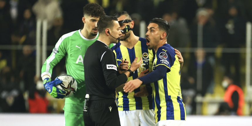 İrfan Can Kahveci, Fenerbahçe - Trabzonspor maçında takımını yaktı! Büyük sorumsuzluk!