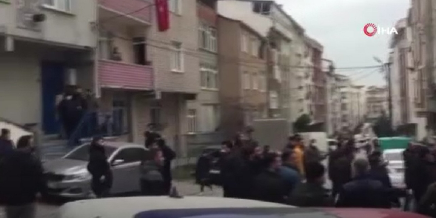 Esenyurt’ta araç park etme kavgası kamerada!