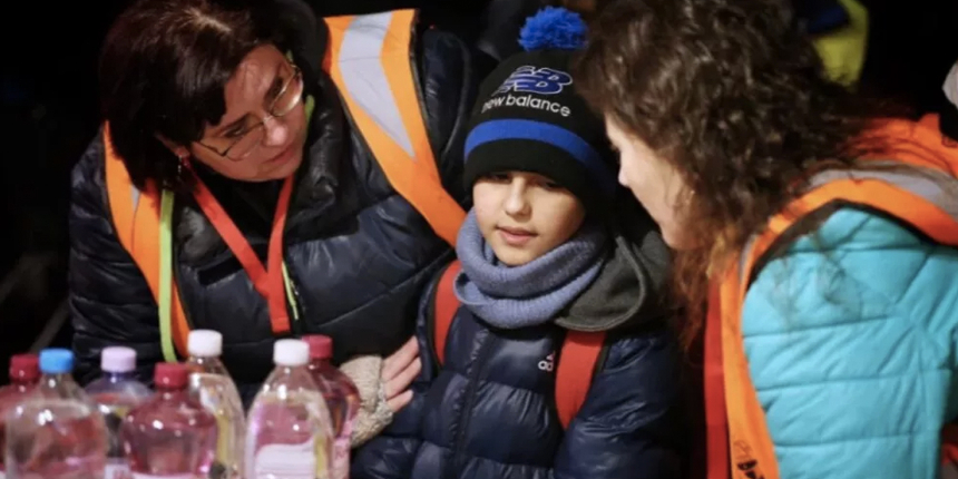 Dünya bu olayı konuşuyor: 11 yaşındaki çocuk tek başına sınırı geçti
