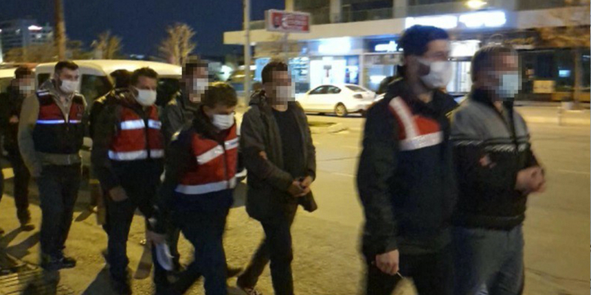 İzmir merkezli FETÖ operasyonu: 87 şüpheli gözaltında