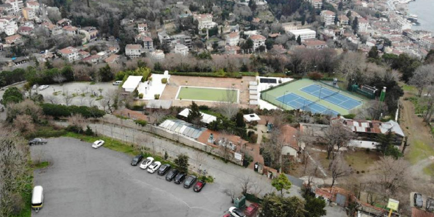 Beşiktaş'ta tesettürlü kadınları almayan restorana soruşturma başlatıldı