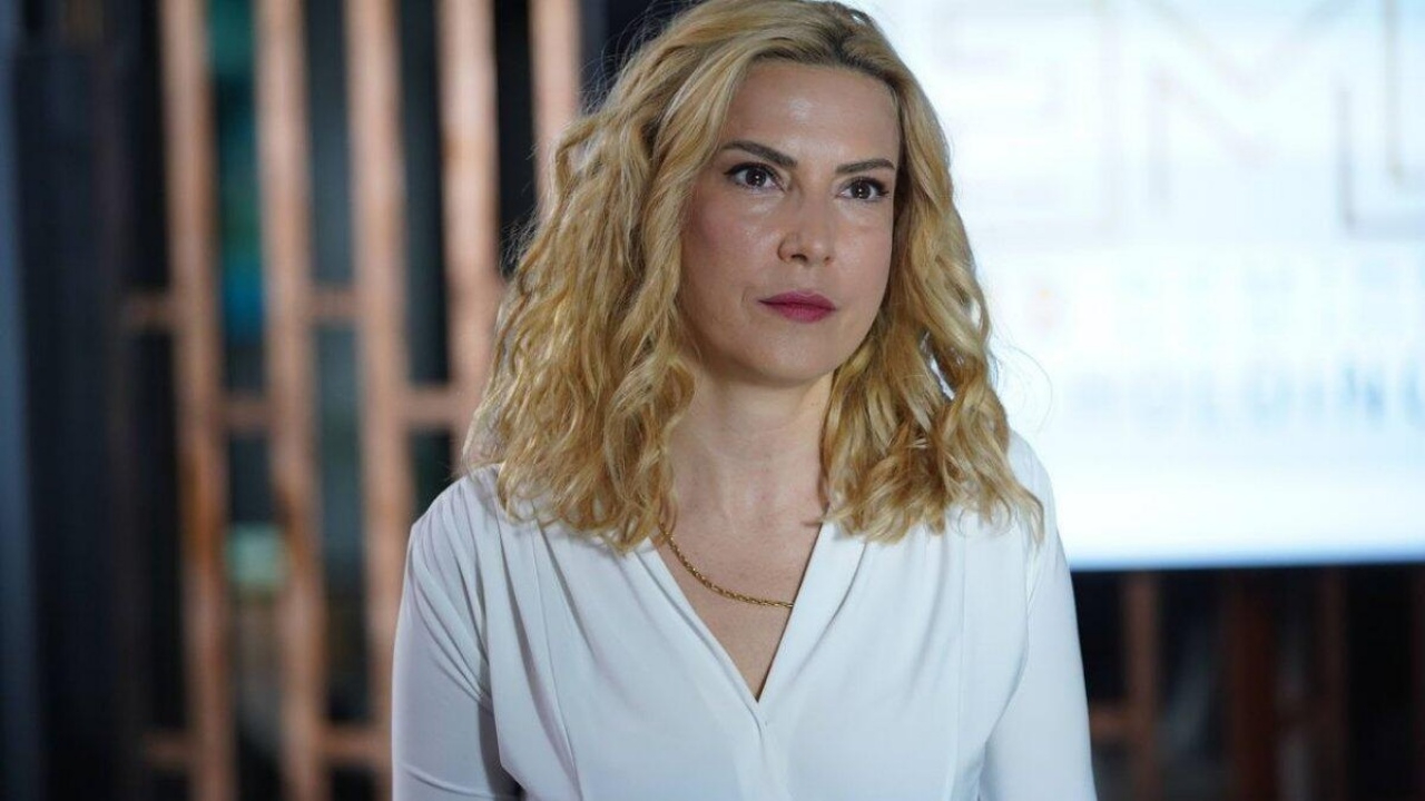 Yasak Elma Dizisinde Handan'ın Kan Bağı Ortaya Çıktı! Geçmiş Hesaplar Ortaya Dökülüyor