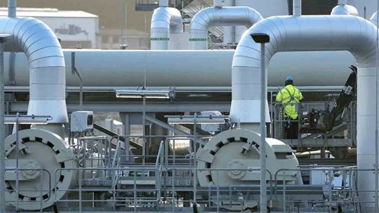 Putin'den doğalgaz kararı: 'Dost olmayan ülkelere' ruble ile satılacak