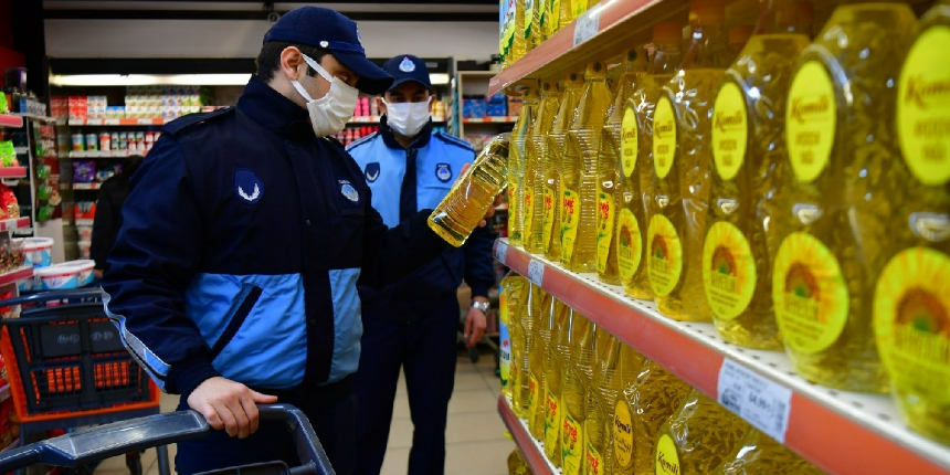 İstanbul'da marketlerde ayçiçek yağı denetimi yapıldı!