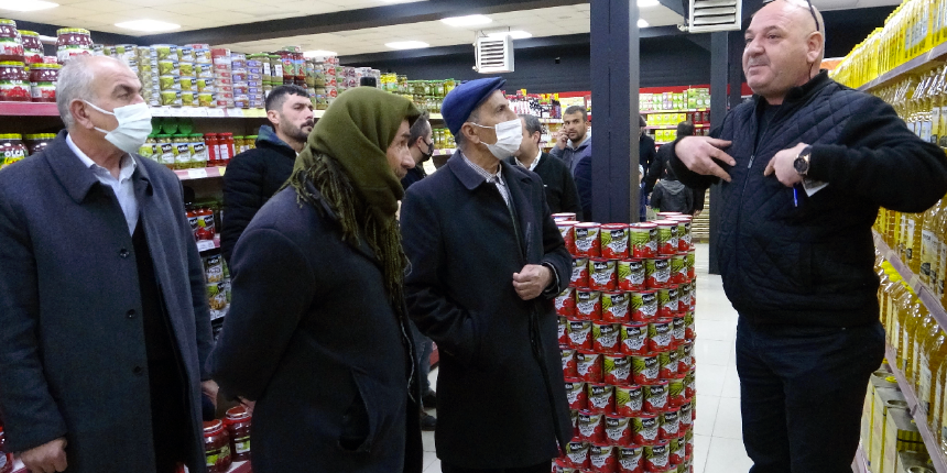 Vanlı market sahibinden yağa hücum eden vatandaşlara ders niteliğinde sözler