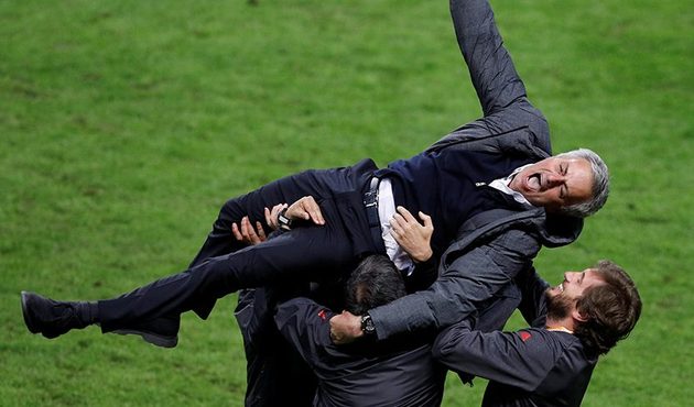 Jose Mourinho küçümsediği kupa için çılgınca sevindi