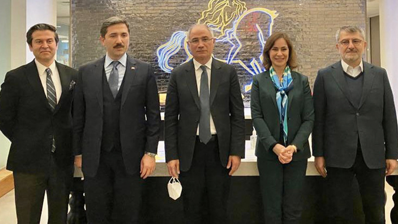 AK Parti Genel Başkan Yardımcısı Efkan Ala'dan, New York'ta Godiva'ya ziyaret