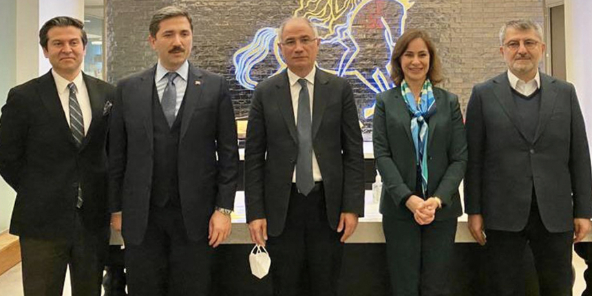 AK Parti Genel Başkan Yardımcısı Efkan Ala'dan, New York'ta Godiva'ya ziyaret