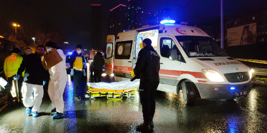 Esenyurt'ta feci ölüm! Köprüden atladı, üzerinden 5 araç geçti