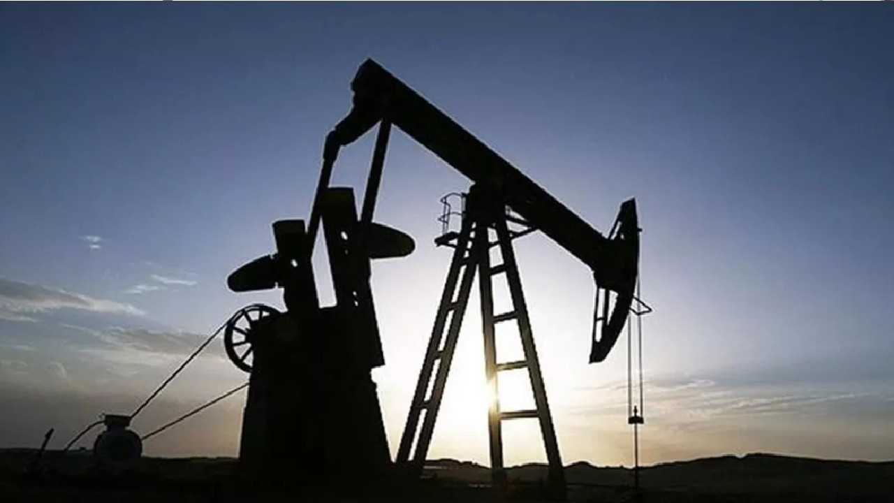 ABD'den sonra İngiltere'den de Rus petrolüne ambargo kararı!