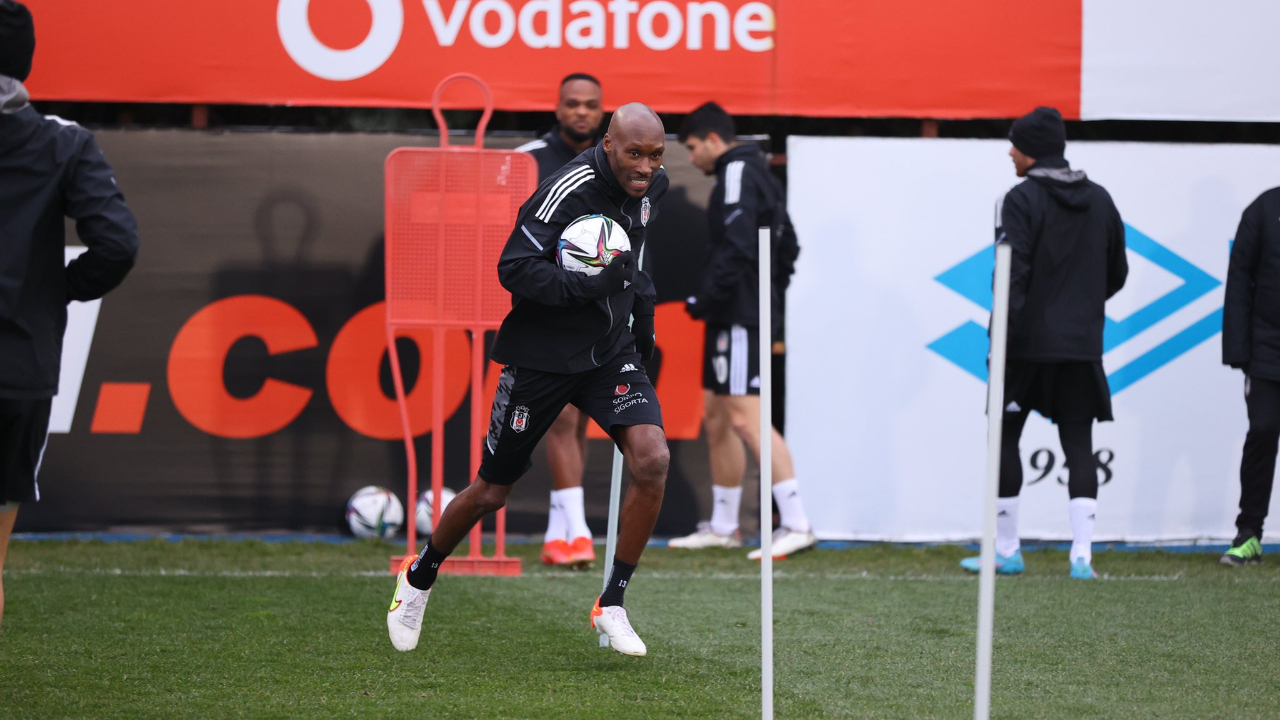 Beşiktaş'ta Galatasaray derbisi öncesi sakatlık şoku! Atiba ve Welinton forma giyemeyecek