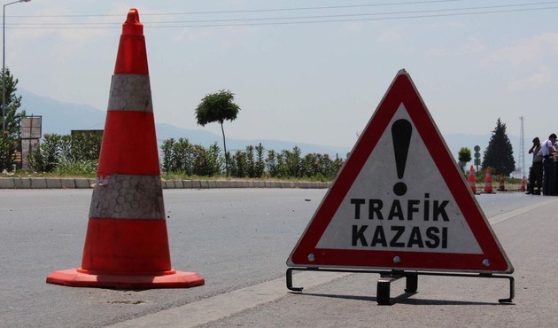 Bursa'da tarım işçilerini taşıyan traktör devrildi...