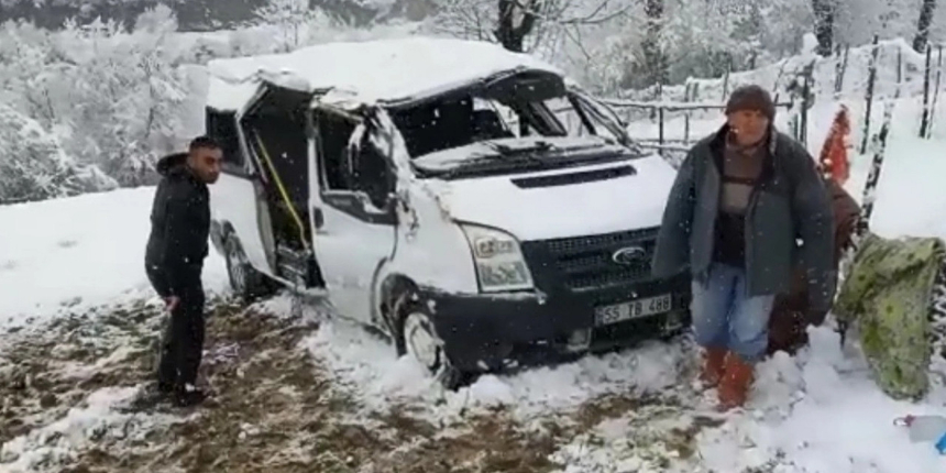 Samsun güne felaketle uyandı! Öğrenci servisi devrildi: Ölü ve yaralılar var!