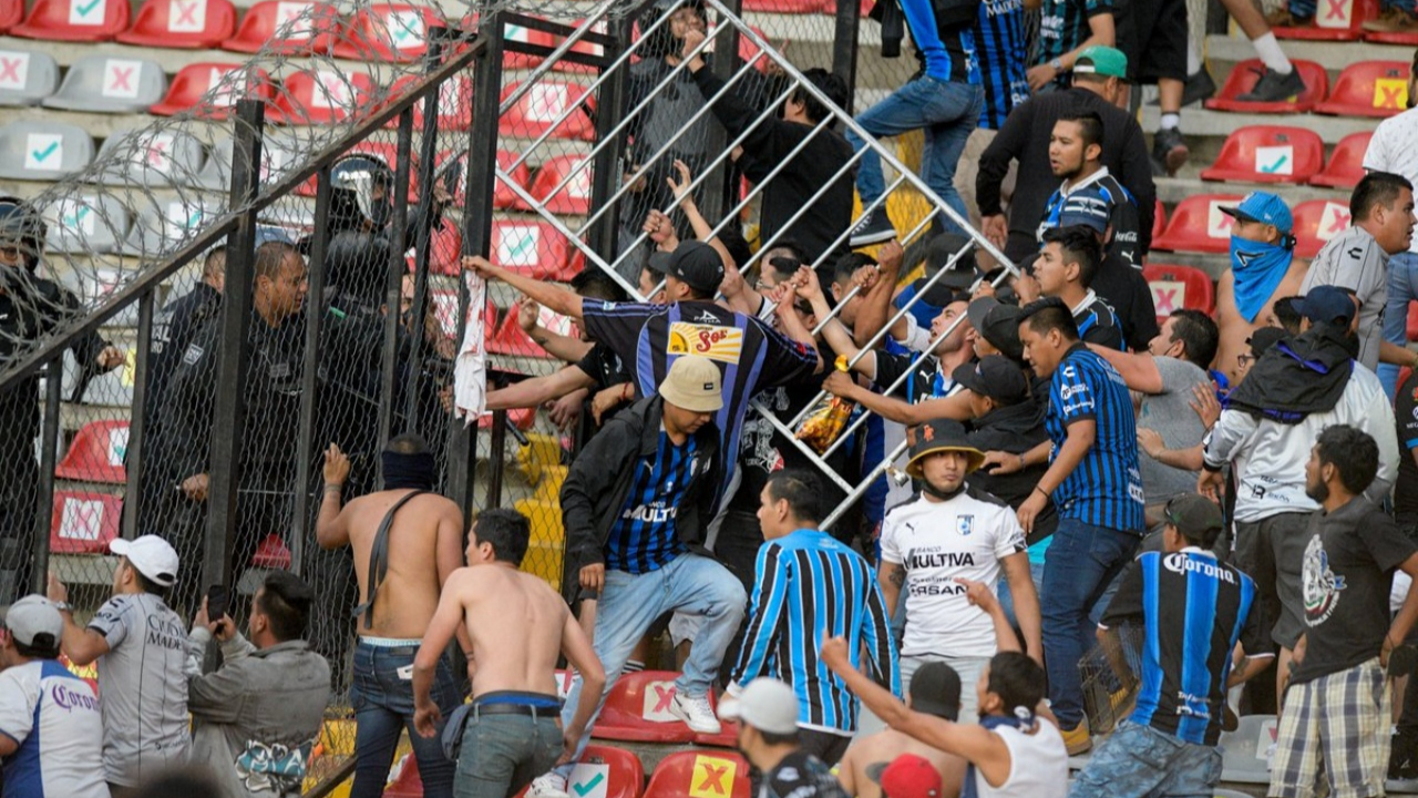 Queretaro - Atlas maçında çıkan olaylar nedeniyle ev sahibine ibretlik ceza