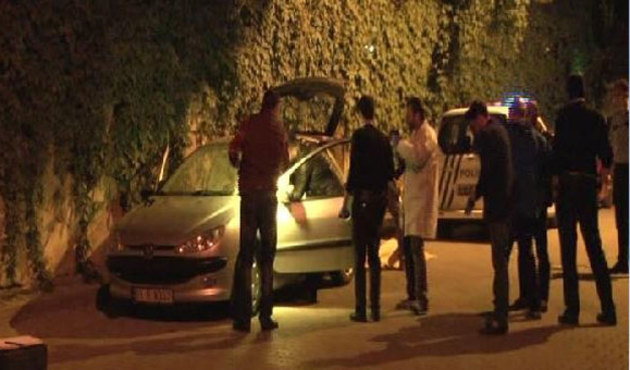 Üsküdar'da bir otomobilde erkek cesedi bulundu!