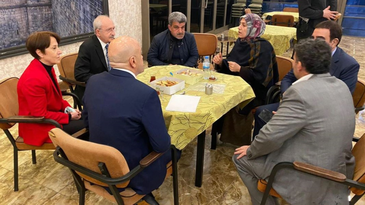 Kılıçdaroğlu, Diyarbakır'da evlat nöbeti tutan bazı ailelerle görüştü