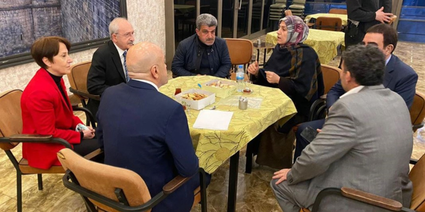 Kılıçdaroğlu, Diyarbakır'da evlat nöbeti tutan bazı ailelerle görüştü