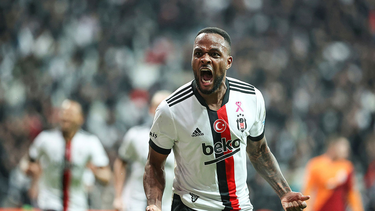 İtalyan devi Milan, sezon sonu sözleşmesi sona erecek olan Cyle Larin'in peşine düştü