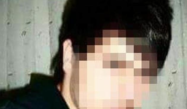 Penisini kesti, tuvalete atıp sifonu çekti... Kanıyla duvara yazdıkları şok etti!