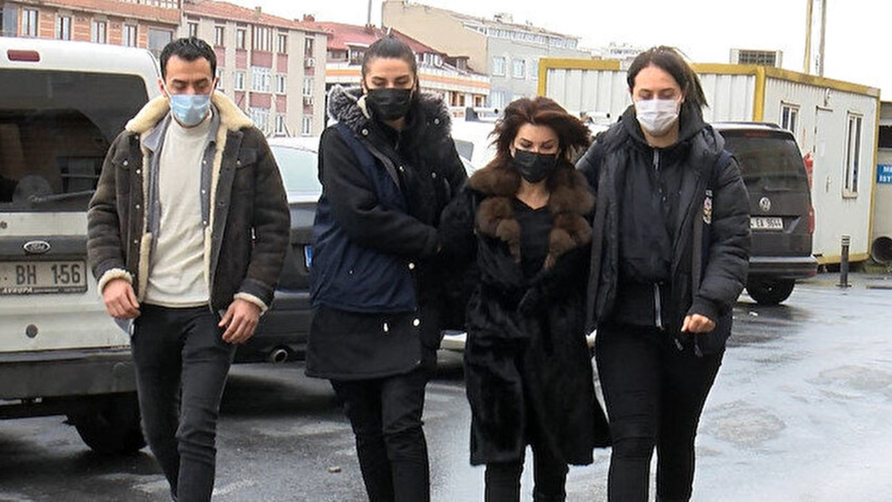 Cumhurbaşkanına hakaret davası! Sedef Kabaş'ın yargılanmasına başlandı