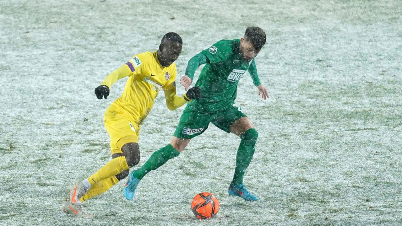 Eyüpspor, erteleme maçında Bursaspor'a farklı mağlup etti