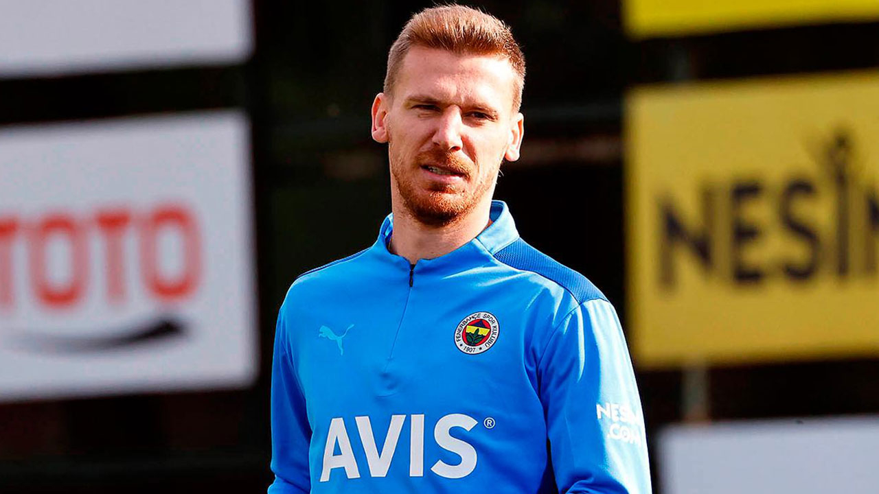 Stefan Kuntz'dan Serdar Aziz kararı! Tecrübeli savunmacıya yeniden milli forma yolu gözüktü..