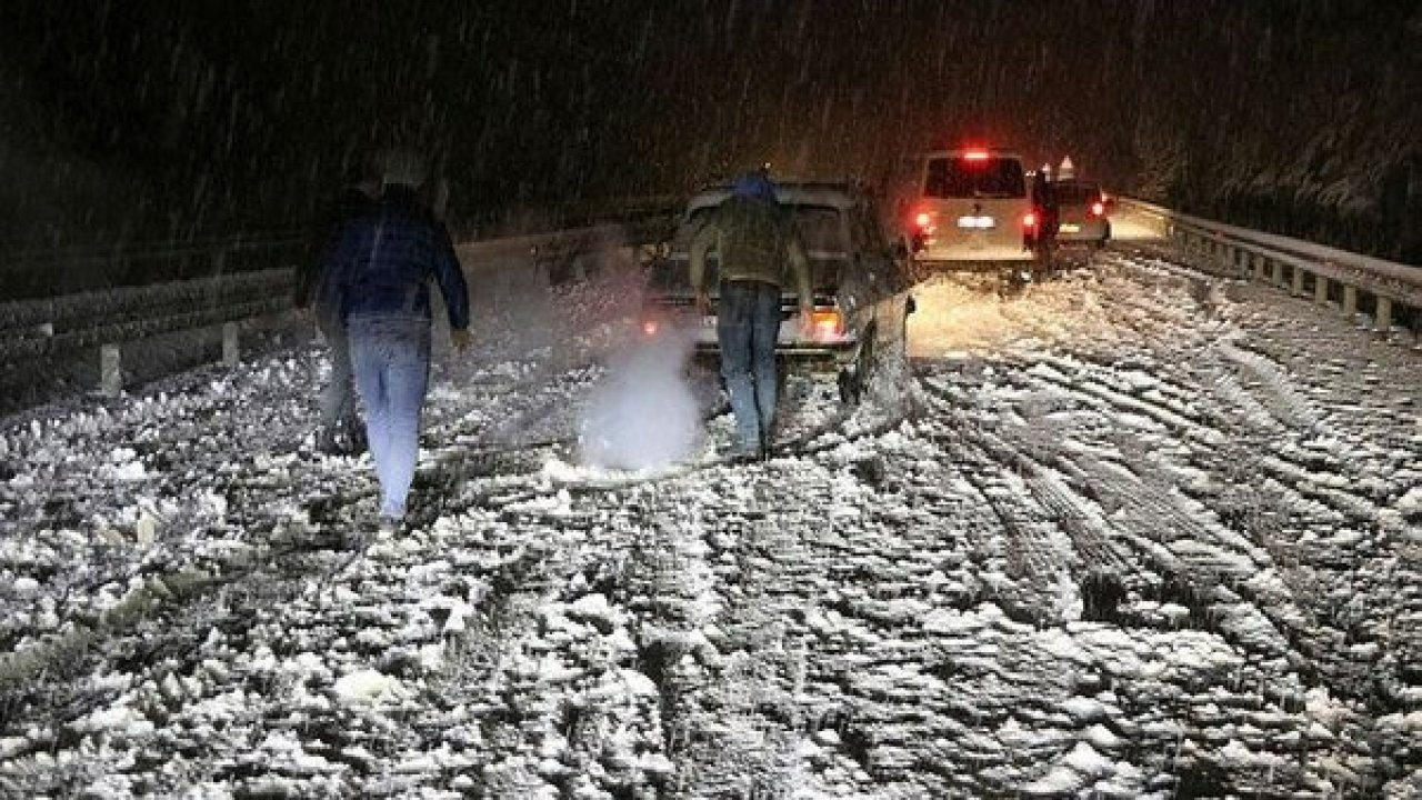 Denizli-Antalya karayolu çift yönlü ulaşıma kapatıldı