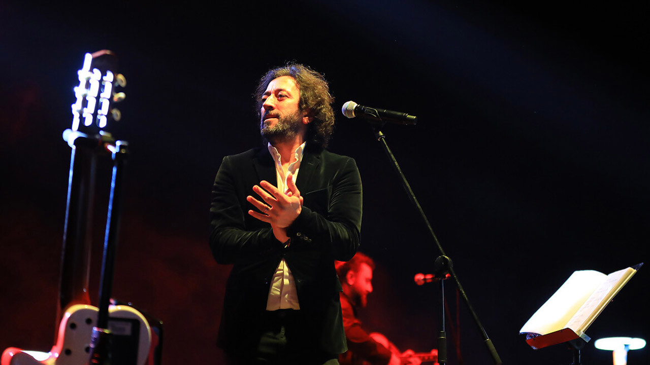 Fettah Can'dan kar yağışı nedeniyle konserlerin iptal olmasına ilginç tepki