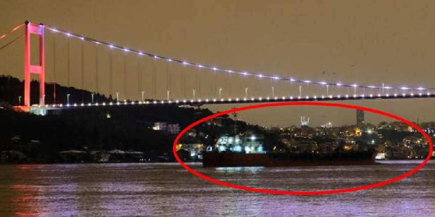 Rusya'dan ayçiçek yağı getiren gemi Çanakkale Boğazı'ndan geçti