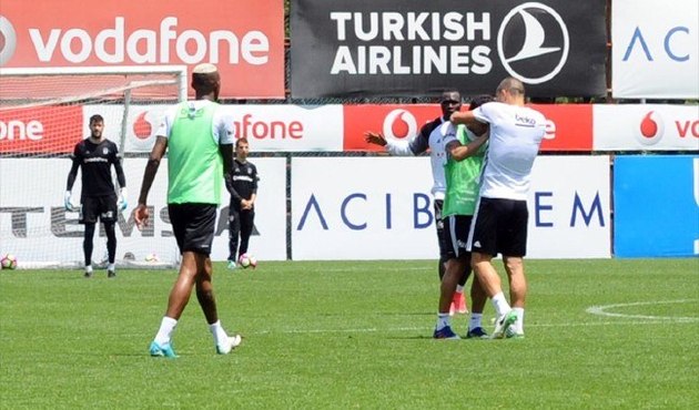 Adriano ile Gökhan İnler arasında sinirler gerildi