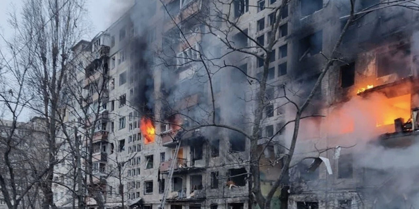 Rusya yine sivilleri vurdu: Bombaların hedefi bu sefer Kiev'de bir apartman oldu