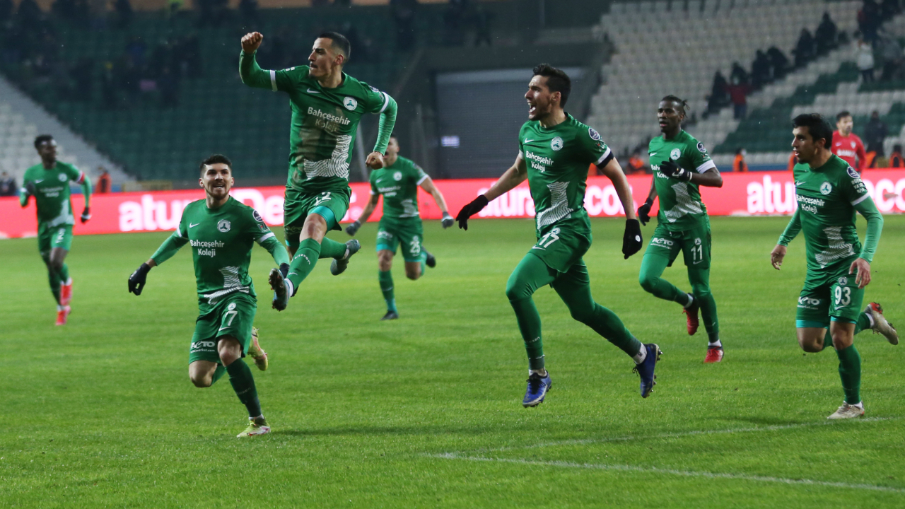 Giresunspor yolu yarıladı... Gaziantep karşısında seri 3 maça çıktı
