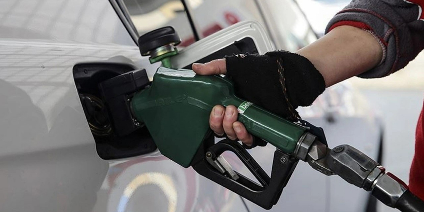 Petrol fiyatları düştü! Gözler benzin ve motorine yapılacak indirimde!