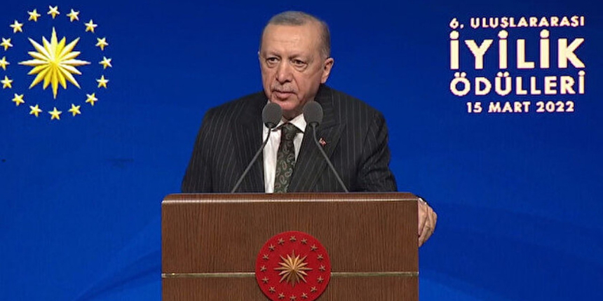 Erdoğan'dan Kılıçdaroğlu'na Diyarbakır tepkisi: Siyasetçi müsveddeleri, cesur annelerin ayaklarına gidemedi!